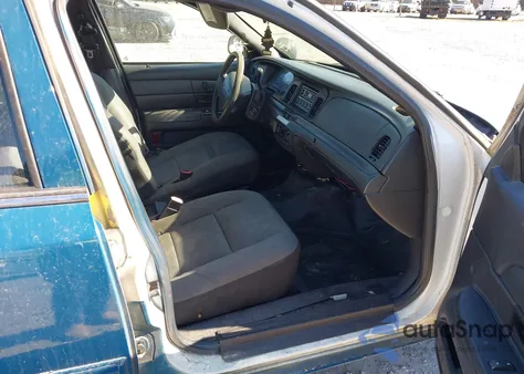 2011 Ford Crown Victoria Police Interceptor z USA, uszkodzony, nr VIN 2FABP7BV6BX111295